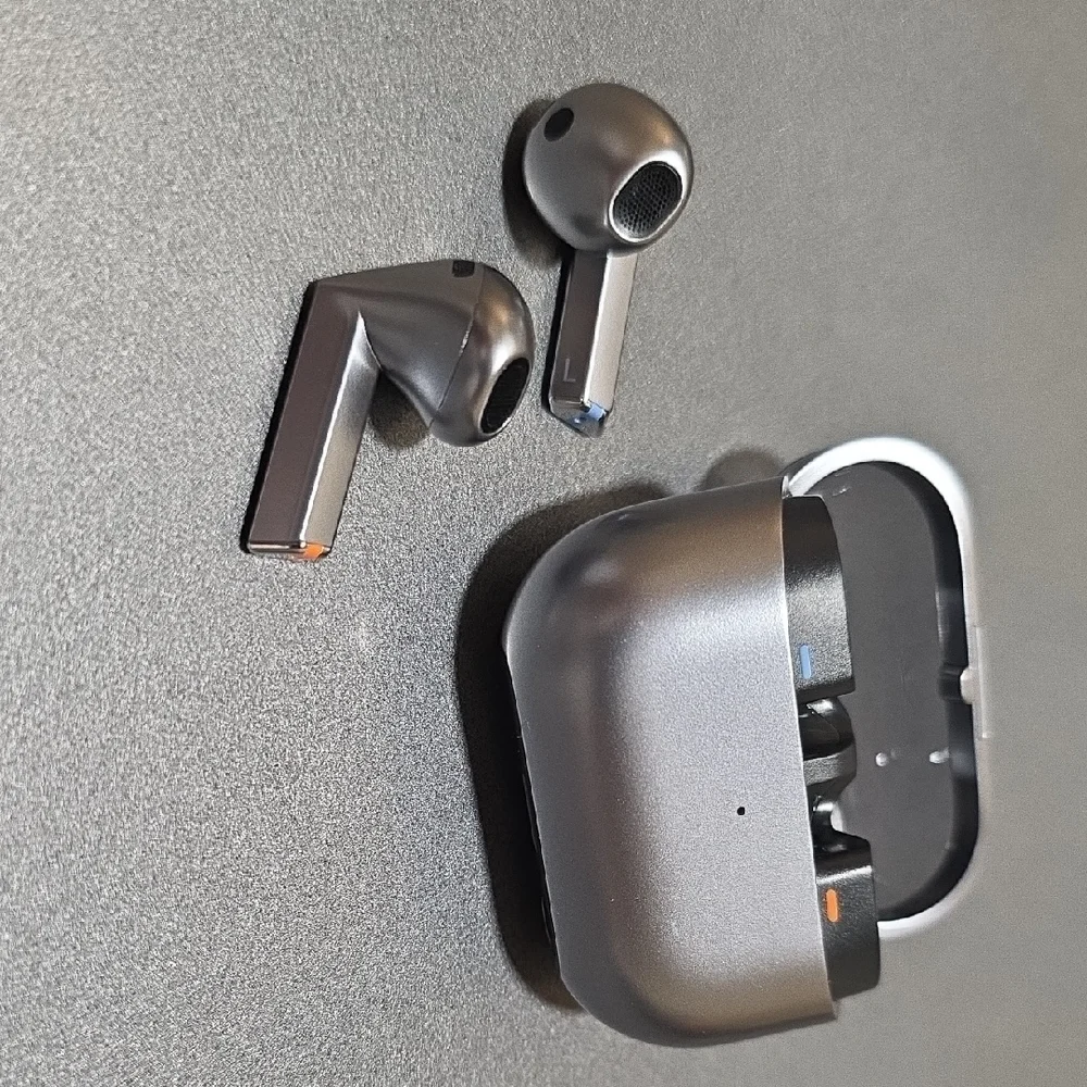 Samsung Black Earbud Headphones